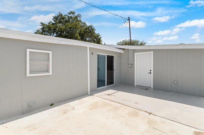 Building Photo - 6802 W Comanche Ave