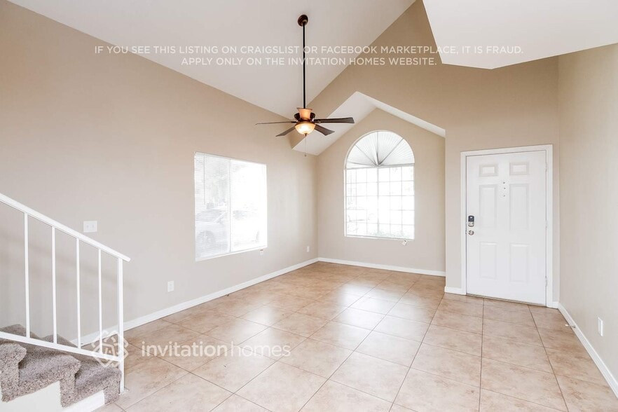 Building Photo - 441 S Maple