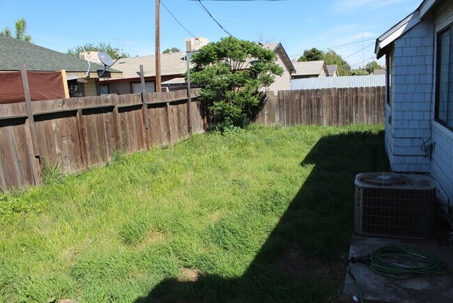 Building Photo - South Ave Turlock