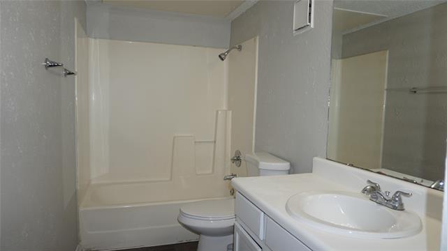 Building Photo - 1806 SE 14th St