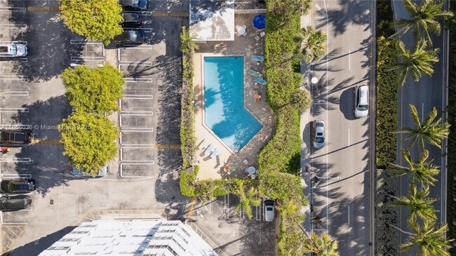 Building Photo - 1881 Washington Ave