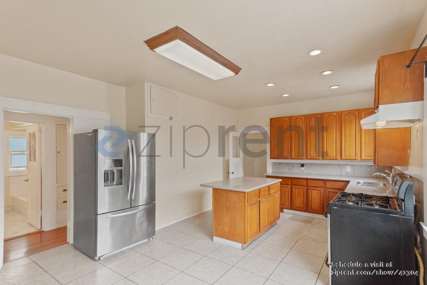 Building Photo - 850 40th St