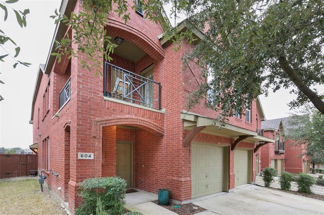 Building Photo - 604 Mozart Way