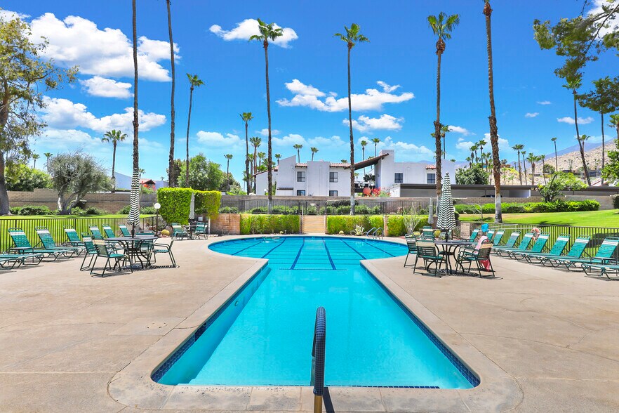Building Photo - 2170 S Palm Canyon Dr