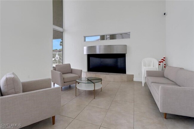 Building Photo - 169 Santa Clara Dr