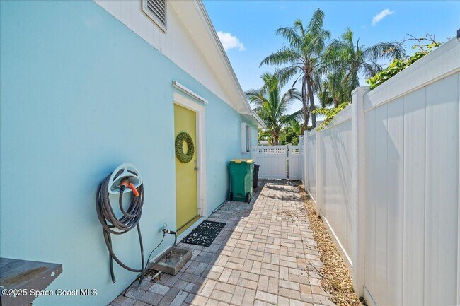 Building Photo - 317 Gemini Dr