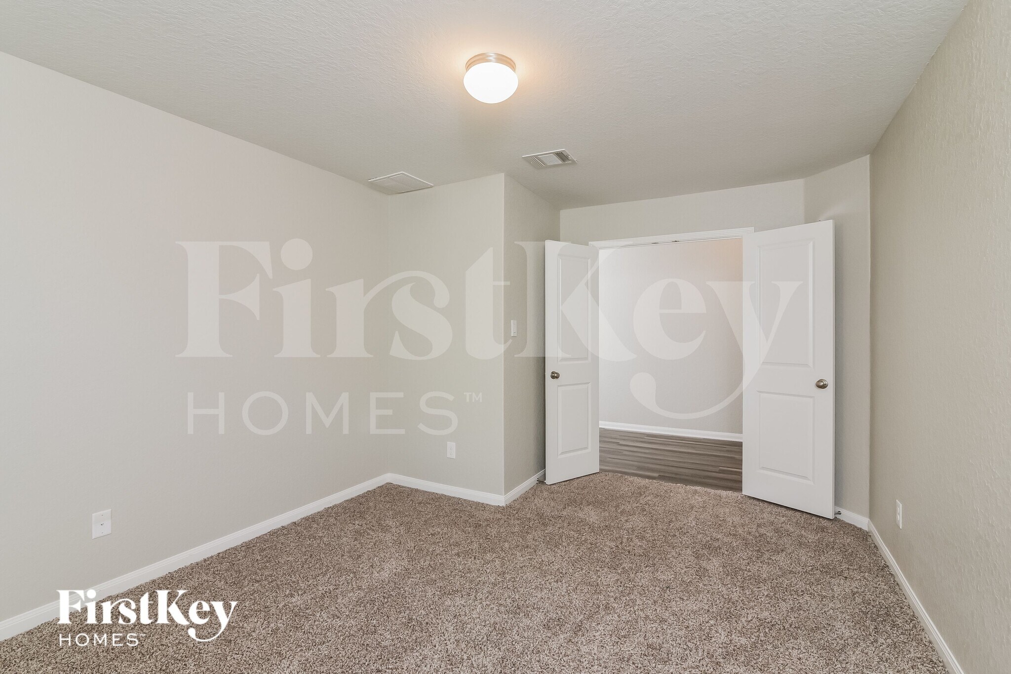 Building Photo - 14935 Cheshire Way