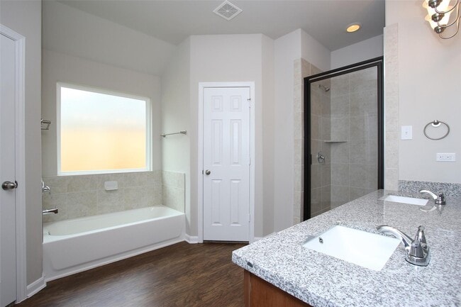 Building Photo - 8005 Woodward St