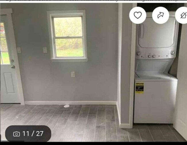 Building Photo - 119 S Academy St