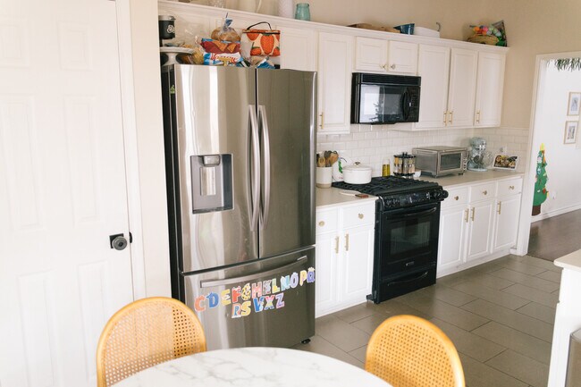 Building Photo - 4812 Buckskin Dr