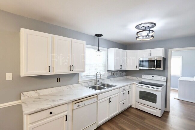 Building Photo - 1929 Millsap Ln