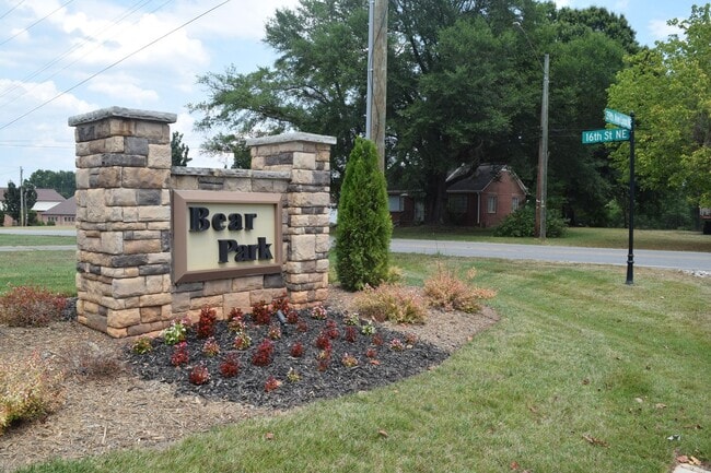 Building Photo - Modern 3-Bedroom Townhouse with Garage & Private Patio