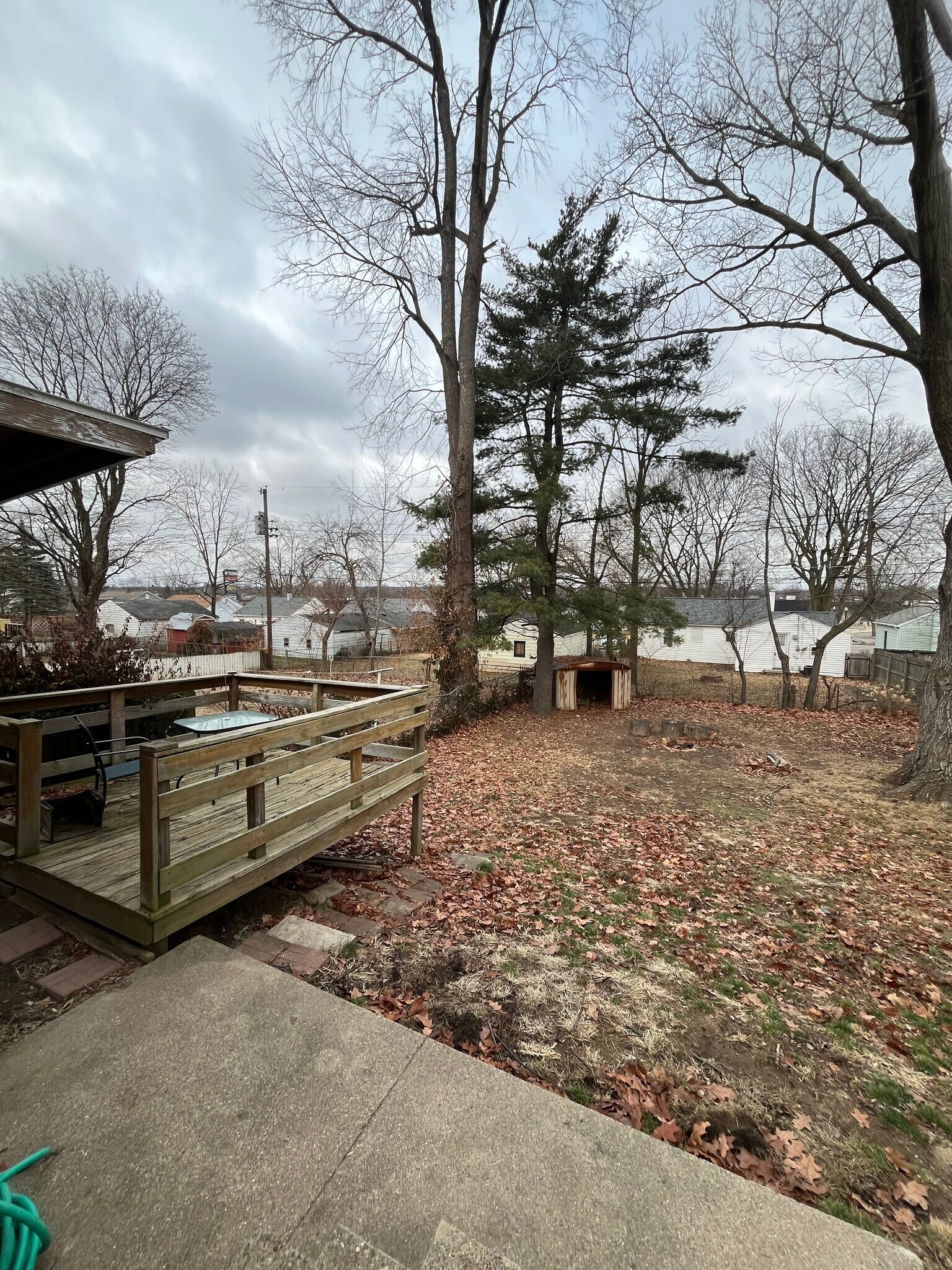 Building Photo - 2220 Roselawn Ave