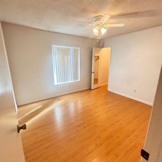 Building Photo - CHARMING PACIFIC BEACH 2BD/2BA CONDO! CLOSE TO THE BAY & OCEAN! Only $3,295/mo!