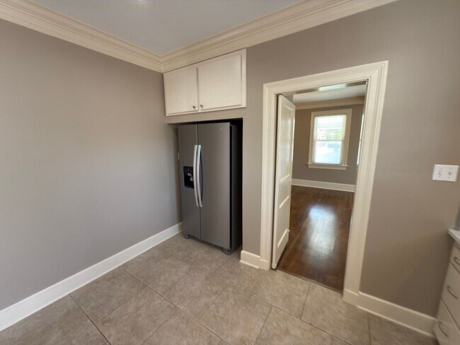Building Photo - 3 Bed, 2 Bath Home in Southdowns - Fenced ...