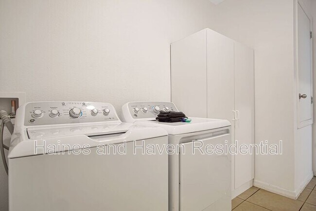 Building Photo - 441 Sardinia Cir
