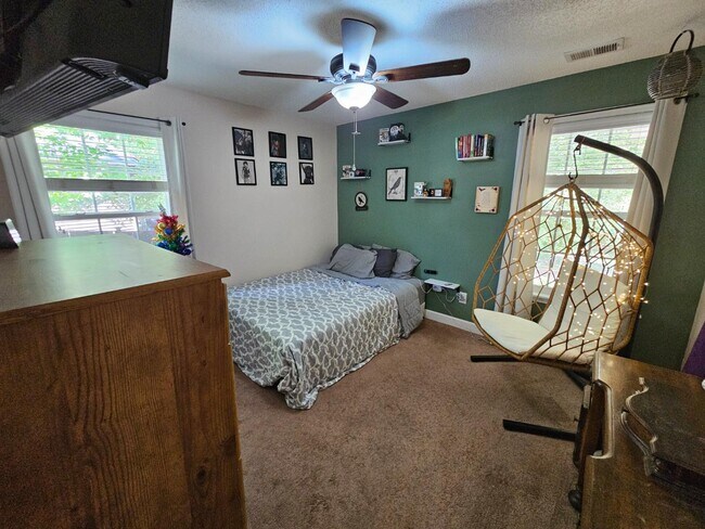 Building Photo - 230 Sorrel Tree Ln