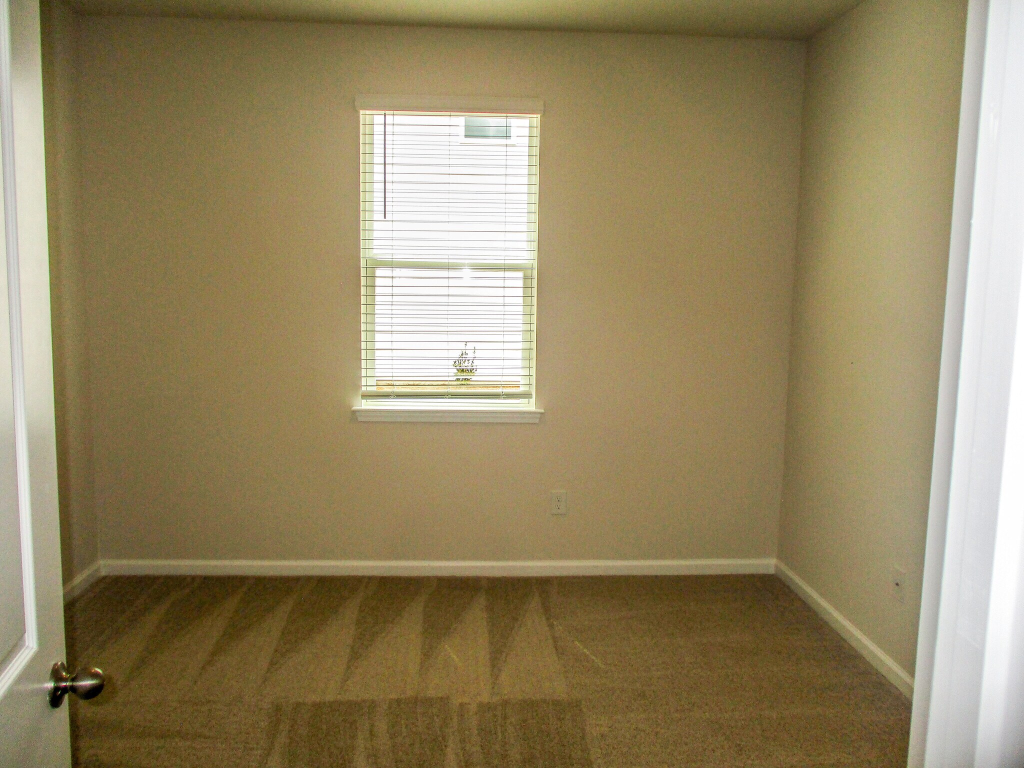 Building Photo - 1443 Porchfield Dr