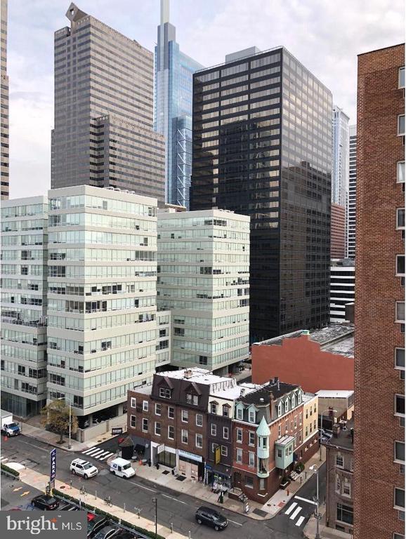 Building Photo - 2101-17 Chestnut St