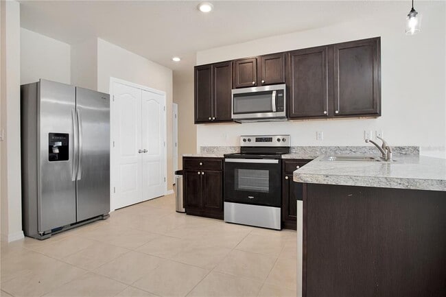 Building Photo - 245 Sofia Ln