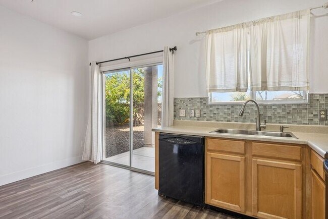 Building Photo - 10614 E Olla Ave