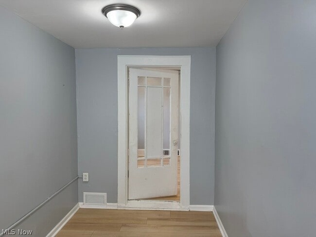 Building Photo - 3231 W 121st St