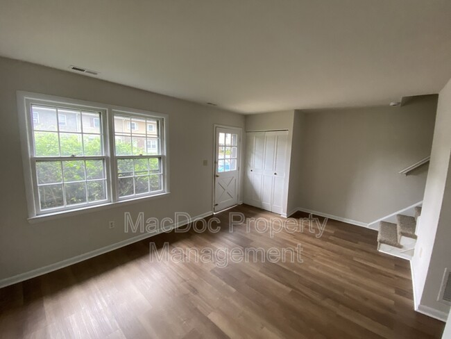 Building Photo - 5209 Heritage Dr