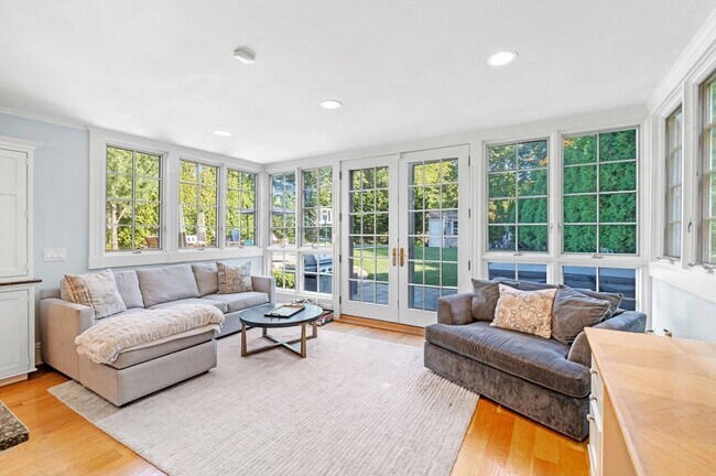 Building Photo - 59 Harbor Ave