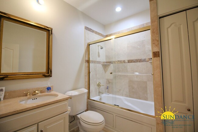 Building Photo - Fully Renovated and Furnished 2 Bedroom Co...