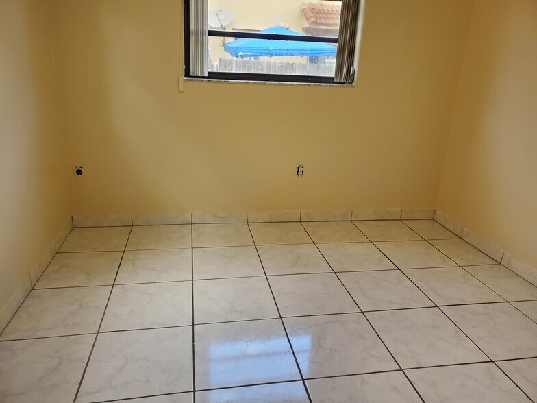 Building Photo - 1451 W 43rd Pl