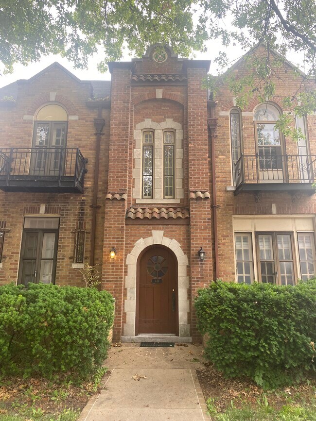 444 S Hanley Rd 444 S Hanley Rd Clayton MO 63105 Apartment Finder