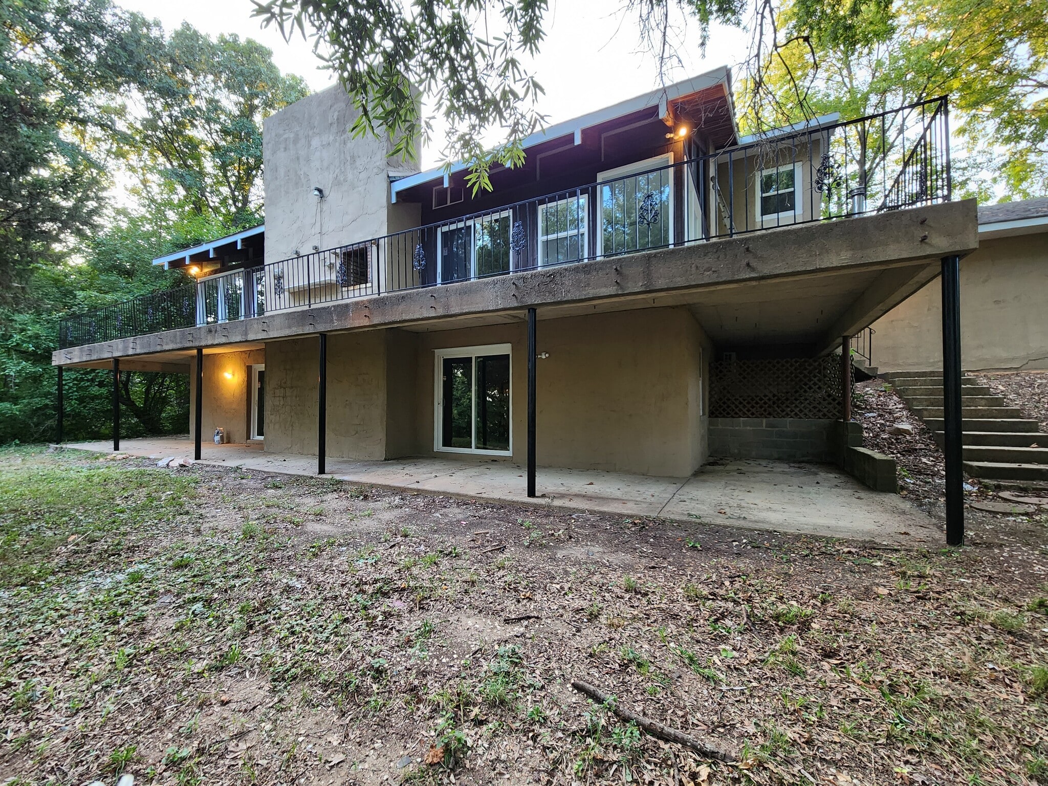 Building Photo - 17571 Graham St