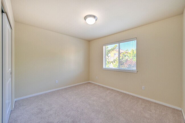 Building Photo - 3Bd Bothell Home!