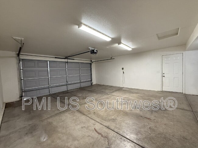 Building Photo - 2468 Pso Cisne