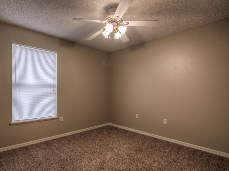 Building Photo - 4231 Stonefield Dr