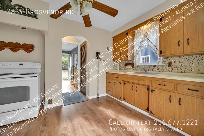 Building Photo - Old World Charm in this  3 bed, 1.5 bath home