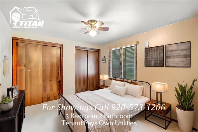 Building Photo - 2556 Woodridge Ln