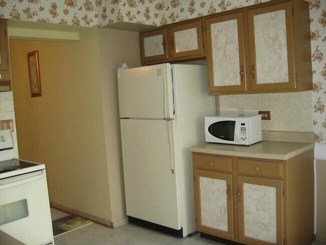 Building Photo - 5403 Chateau Dr