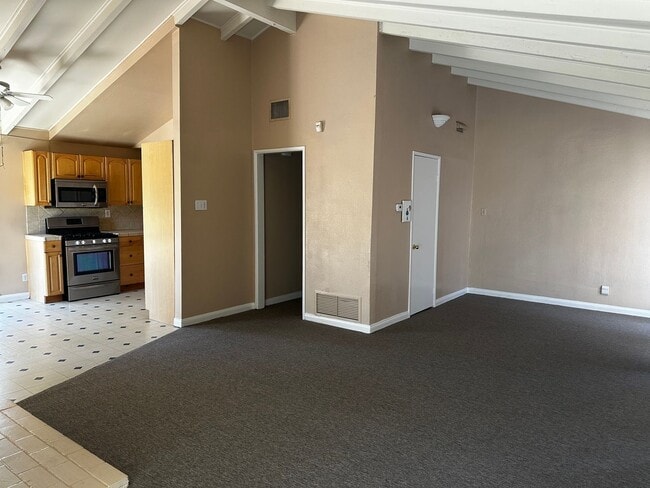 Building Photo - Riverside Home For Rent- *Move In Incentive*