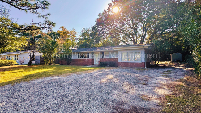 Building Photo - Updated 3BR/1BA Ranch in Midtown Wilmingto...