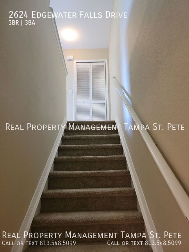 Building Photo - 2624 Edgewater Falls Dr