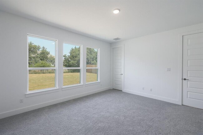 Building Photo - 182 Yarbrough Dr
