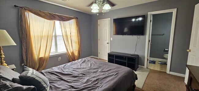 Building Photo - 312 Joe Walding Dr