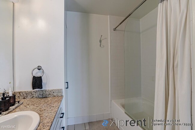 Building Photo - 2 br, 1.5 bath Condo - 260 King St, San Fr...