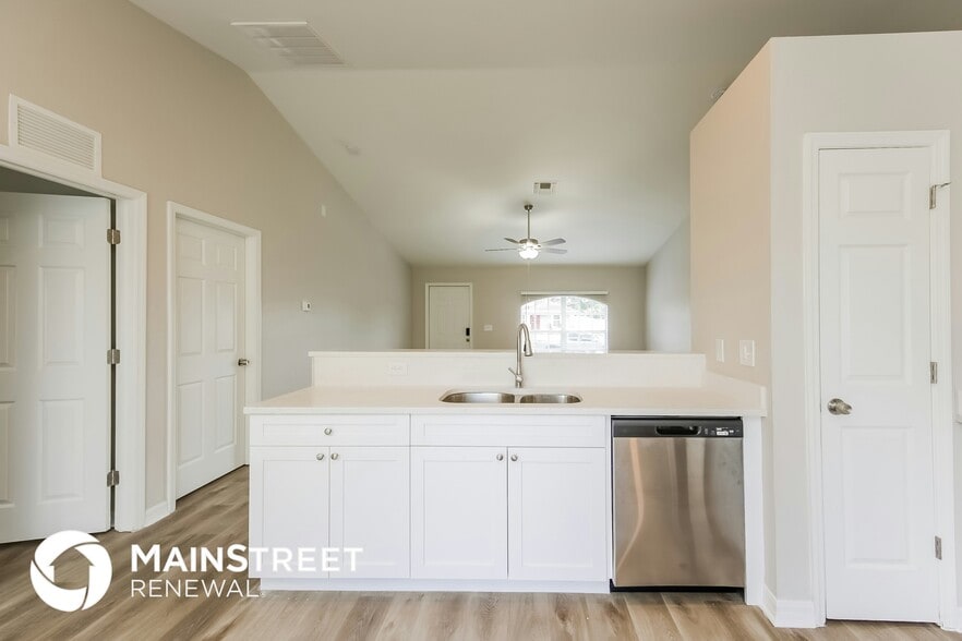 Building Photo - 3906 11th St W