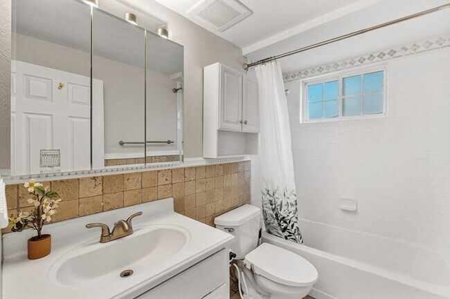 Building Photo - 177 Franklin St