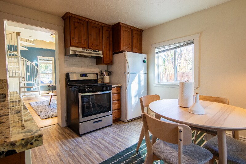 Building Photo - 1748 S 200 E