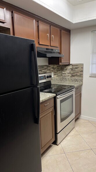 Building Photo - 1533 Lay Ct