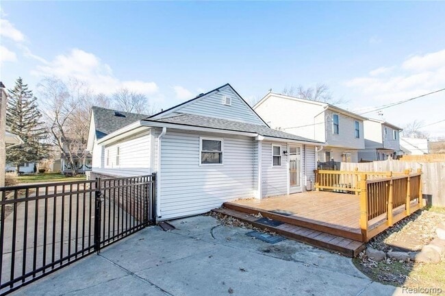 Building Photo - 3320 Harvard Rd