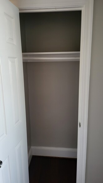 Building Photo - 1231 Penn St NE